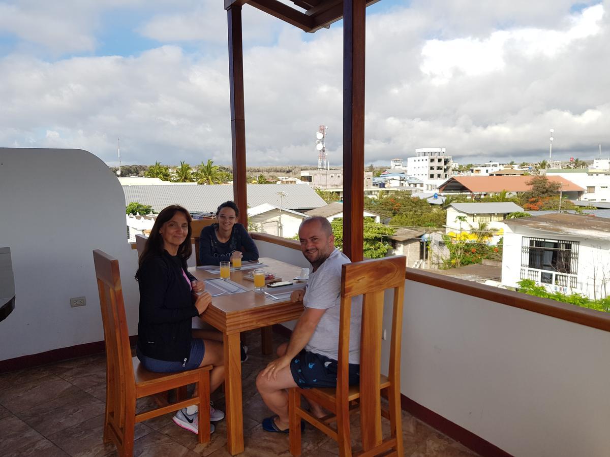 Gloria - Galapagos Inn Puerto Ayora  Exterior photo
